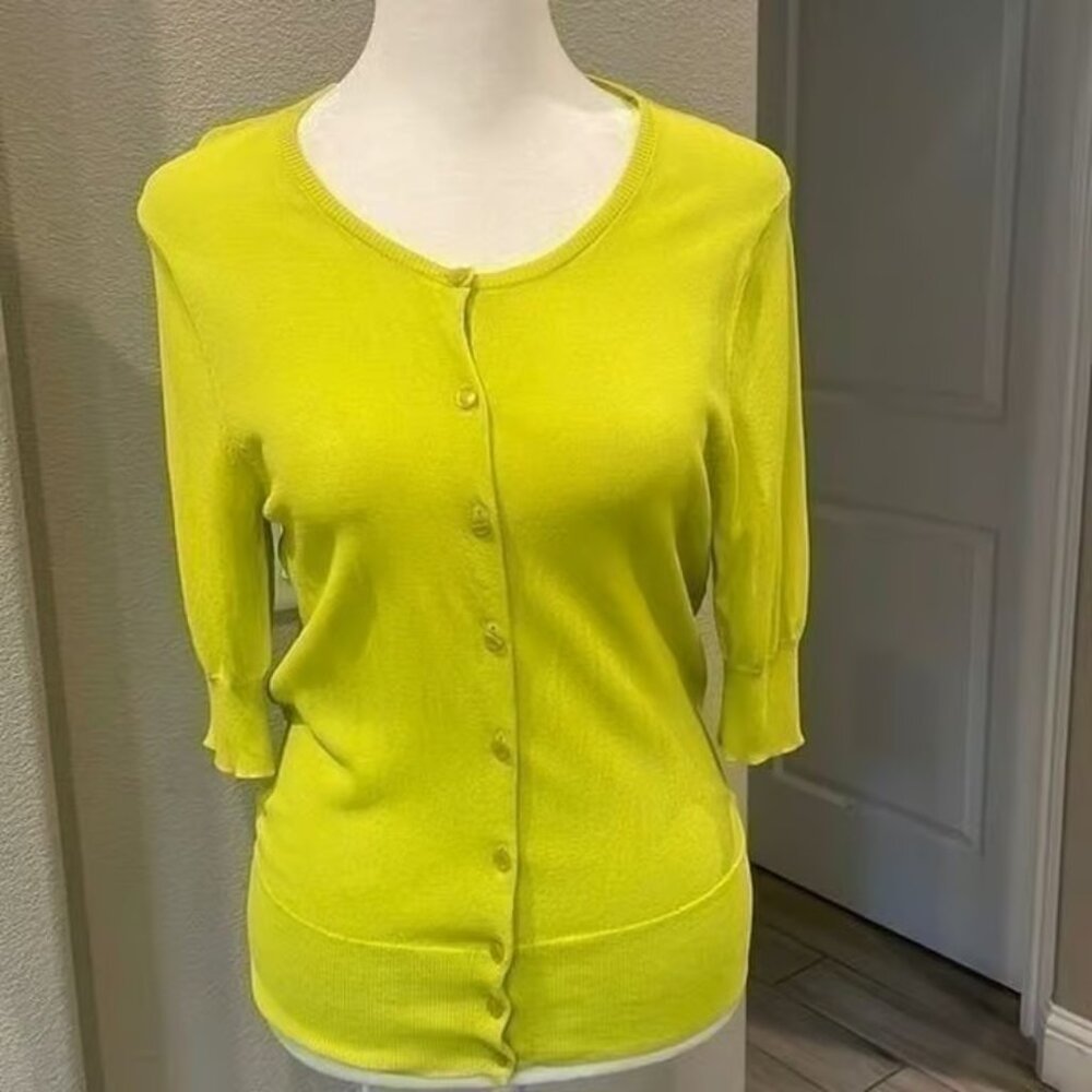 Ann Taylor Woman’s XS 3/4 Sleeve Button Up Shirt